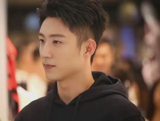 热巴黄景瑜秘婚生子?真相揭晓,评论区炸了!