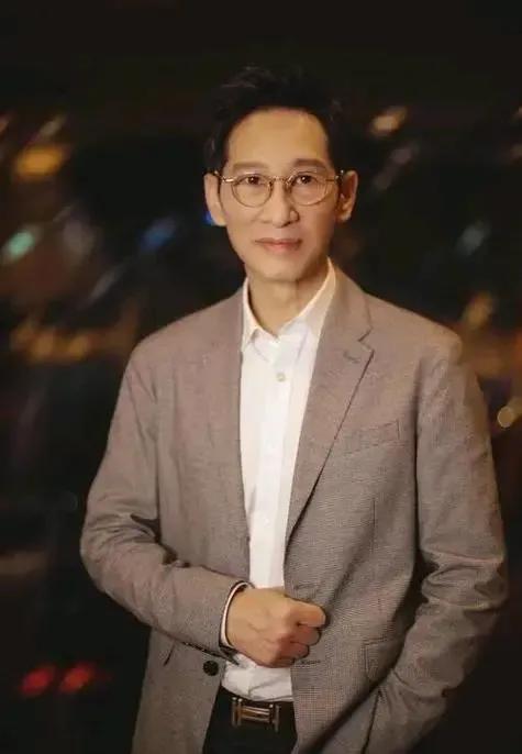 《深潜》登顶收视榜第一,成毅演技再获认可