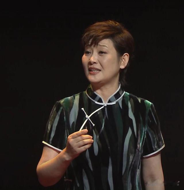 被王志文赶出家门,答应冯小刚不生孩子,卑微窝囊的她才人间清醒