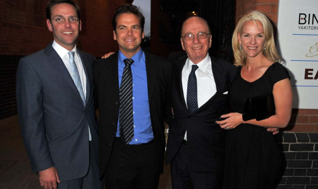 富豪默多克第五次大婚！穿高定西服精神又帅气，邓文迪小女儿缺席