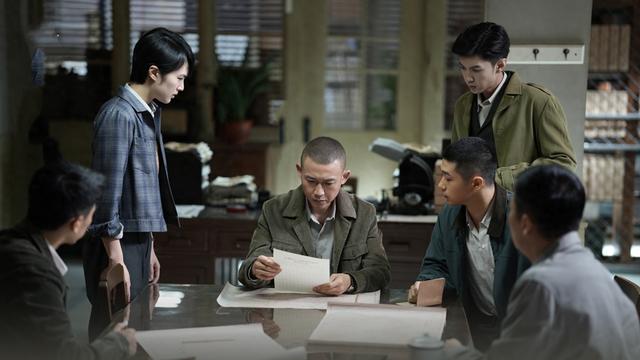 《暗夜与黎明》,一部演成了小品的反特片,王志文也救不了