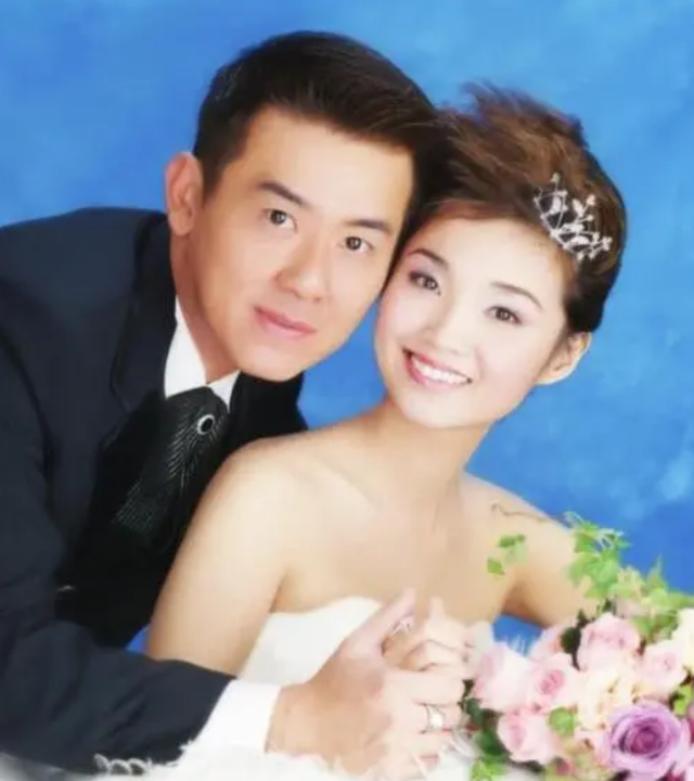 她是张智霖有过的一段情,那时起病痛缠身,万梓良多次掌掴她老公