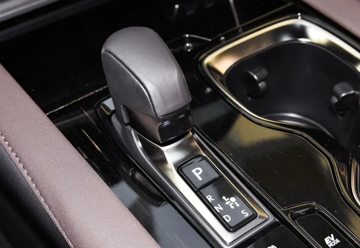 最省油的燃油SUV,一箱油跑1220公里,最高275马力,还降3万