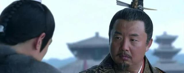 表面是演员，实际是国际反恐专家！这位著名老戏骨，隐藏好深