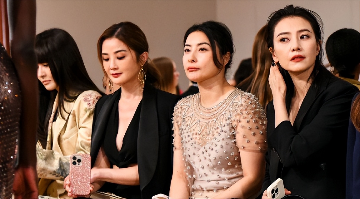 巴黎奥运会，42岁郭晶晶用“又矮又土”的身材，给白幼瘦女星上了一课