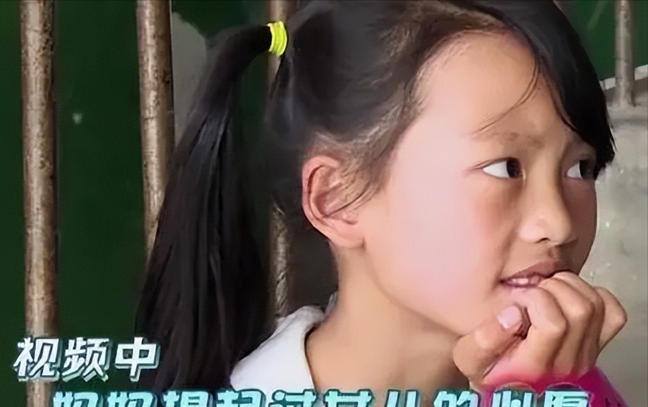 看到山区女孩被奶奶扇了一巴掌后,黄渤直接放弃了资助她的想法