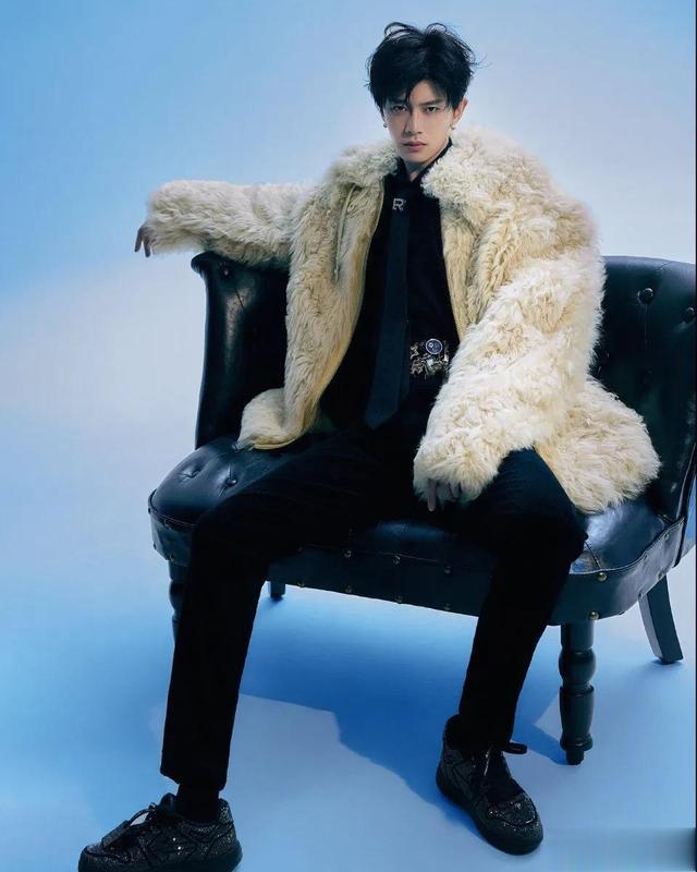 跨年晚会一夜，最帅男艺人洗牌，酷盖登顶，于适第9嘉伦第8李现6