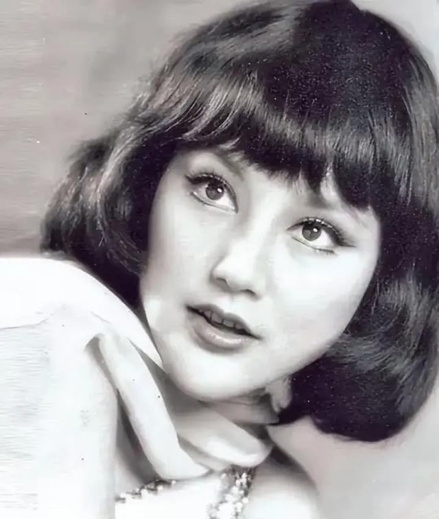 年轻时美的惊为天人，但是花期却很短，颜值很快就坍塌的6位明星