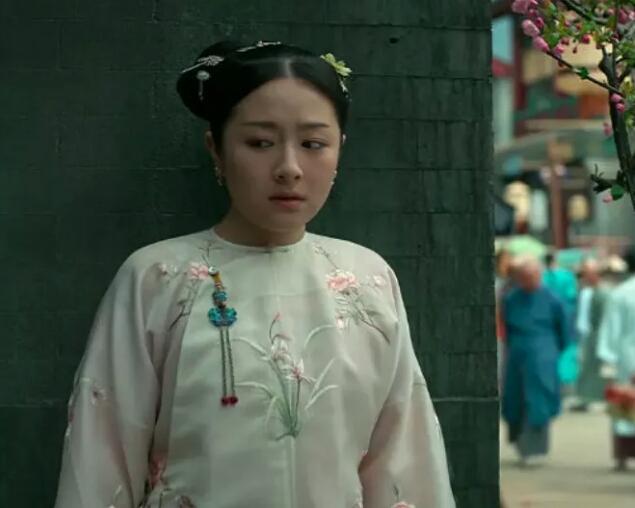 9位娱乐圈的“半截美人”,看脸绝美,但腿粗、虎背熊腰是硬伤