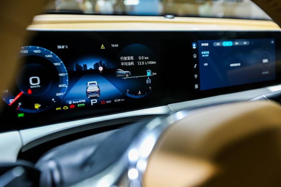 今日上市！新增自适应远近光，配置不输20万级SUV，仅售12.99万！