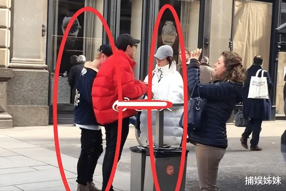 娱乐圈又曝大瓜！顶流男歌手塌房，有对象但私生活混乱，证据齐全