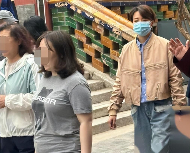 万万没想到！富豪密春雷争议刚过仅两年，董卿就以“新姿态”出现