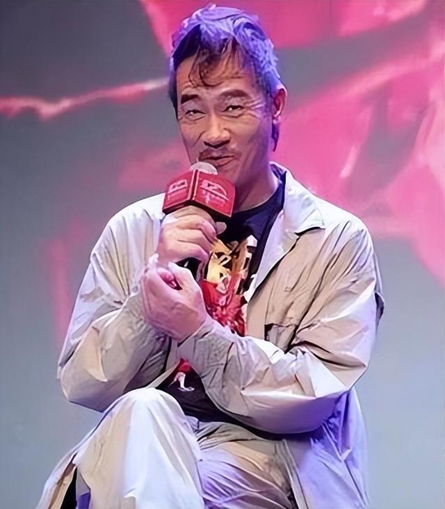 陈小春断崖式衰老？！网友认不出惊呼：满脸皱纹像80多岁