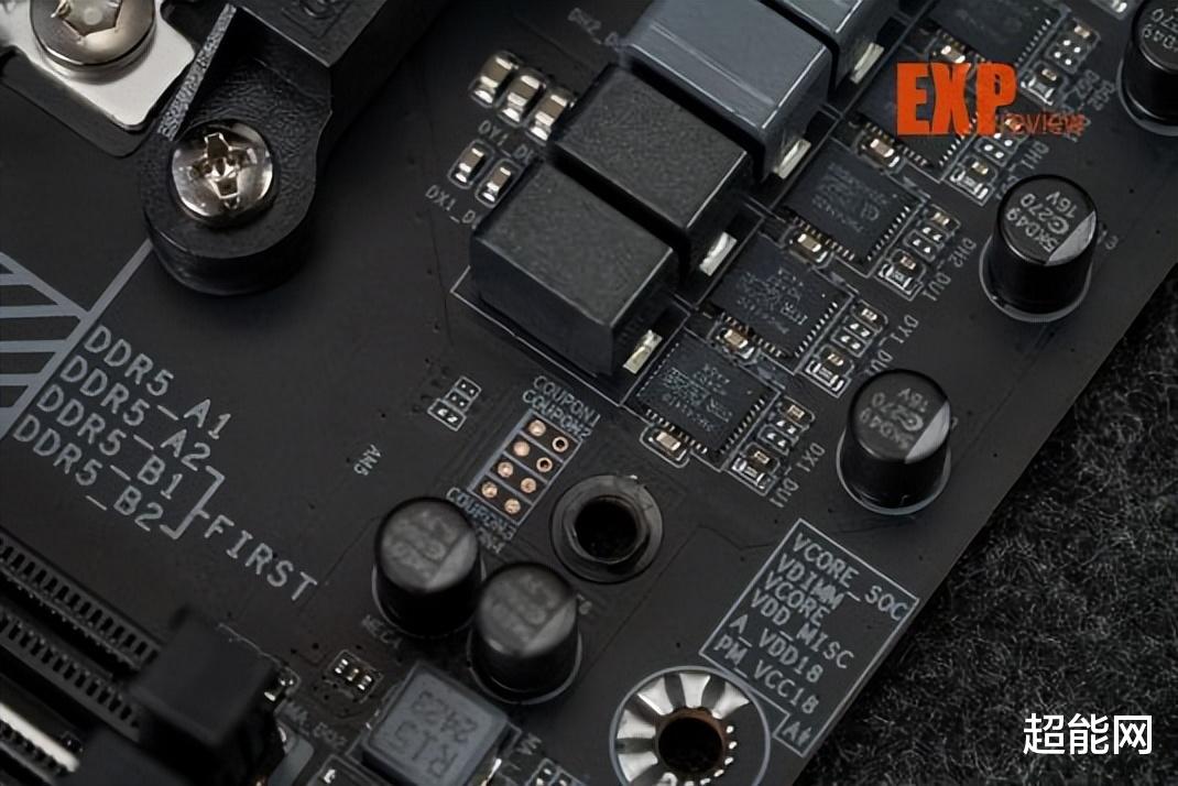 技嘉X870E AORUS MASTER評測：不止性能，還有獨到的外圍體驗