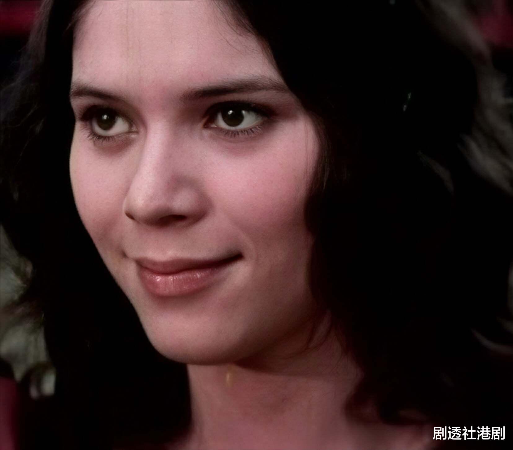 突传死讯!香港知名混血歌手离世,脸部毁容花400万进行修复