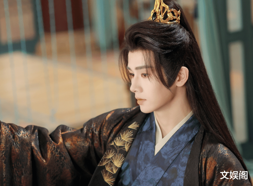 腾讯又出黑马短剧!开播15天夺周榜第1,男女主颜值在线演技惊艳