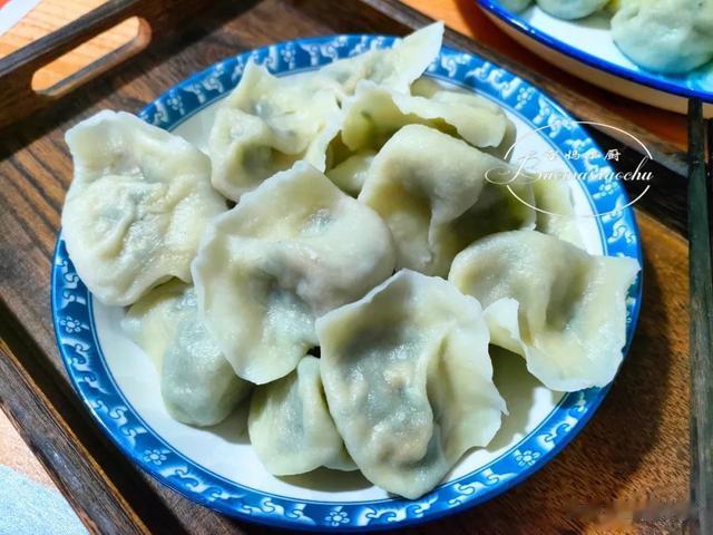 二月二龙抬头,老人说“龙食腹中藏,金银堆满缸”,龙食指的啥?