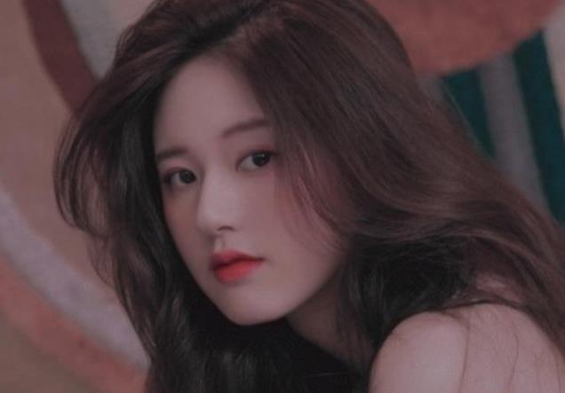 深夜急救、瘫坐轮椅,26岁赵露思,碾碎了多少年轻人的“明星梦”