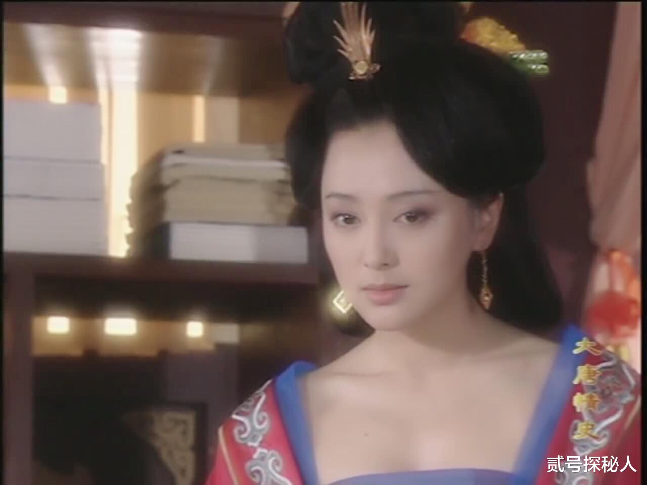 比叶珂更惨的是她！曾为黄晓明赔付千万，被雪藏多年，至今未婚！