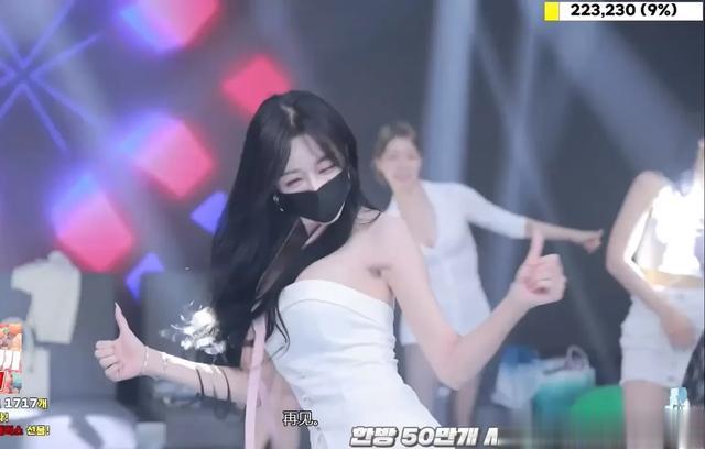 韩国女团Jinricp，各个都是能歌善舞的美女。