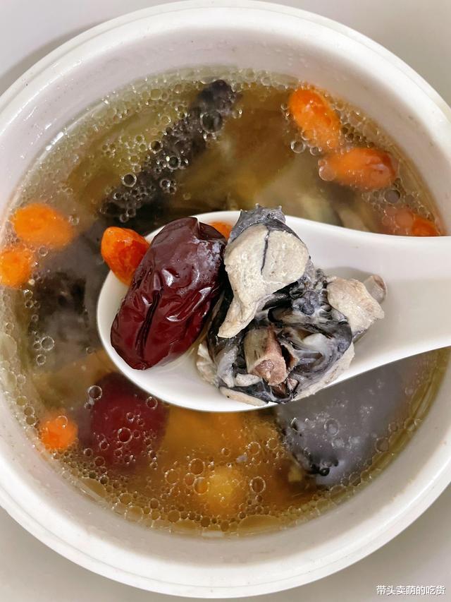 入秋后一定要常喝这3碗汤，清肝明目甘甜滋润，学就是赚到了