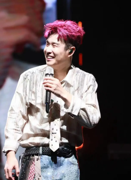 章子怡怒骂小沈阳，没赵本山谁认识你？他的回怼却让章子怡无地自容！