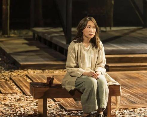 她是香港第一才女，为歌神写歌，却成了“最丑”影后？