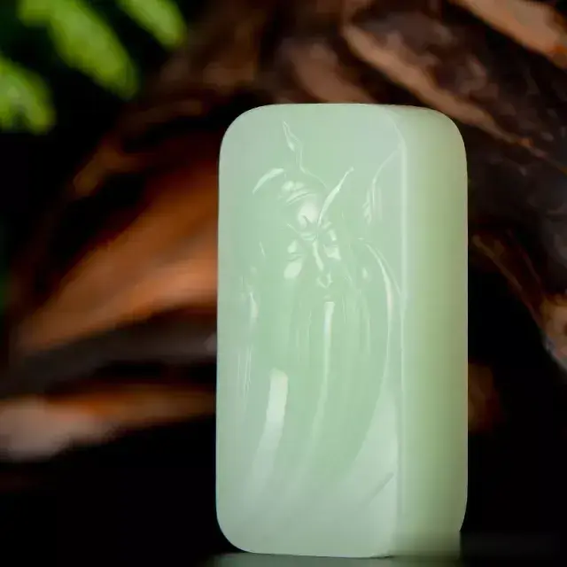 抵一套房首付的的和田玉,摸起来啥感觉?