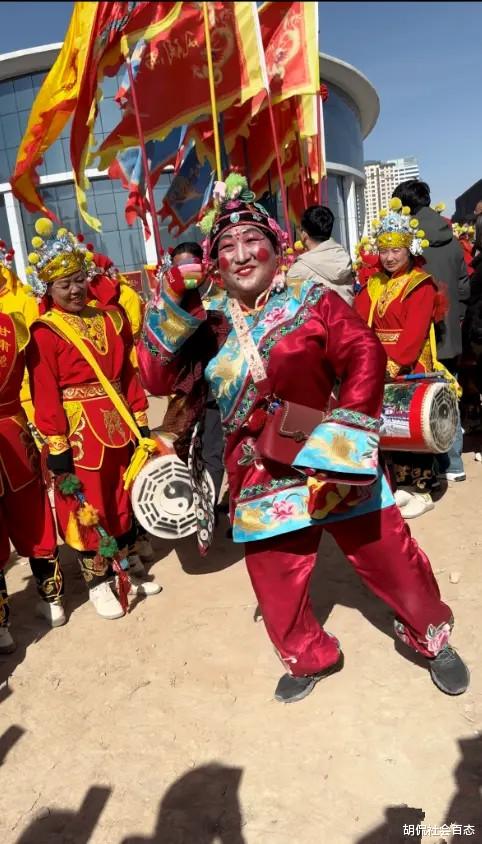 38岁的甘肃网红杨老二去世，去世原因被曝出，网友：恶作剧要人命