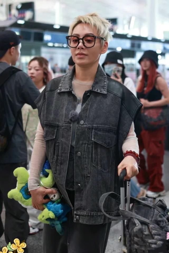 |说句实在的，宁静挺势利眼的！当年的偶像来了她可不敢那么嚣张！