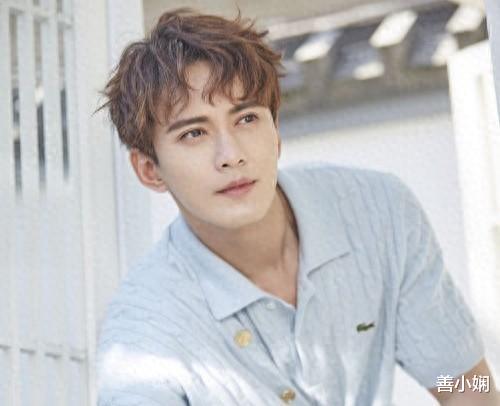 徐正溪官宣退圈,疑似长期被公司压榨,被迫扎戏没有话语权