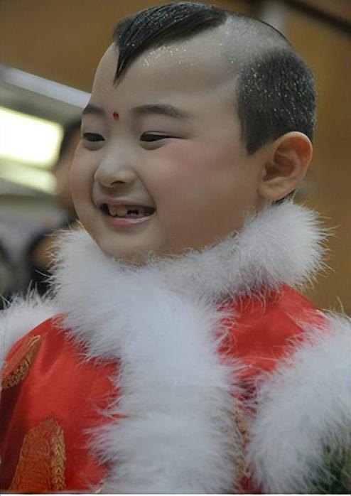 演技|原来他已经去世9年!6岁登上春晚8岁去世,患病时还在继续演出