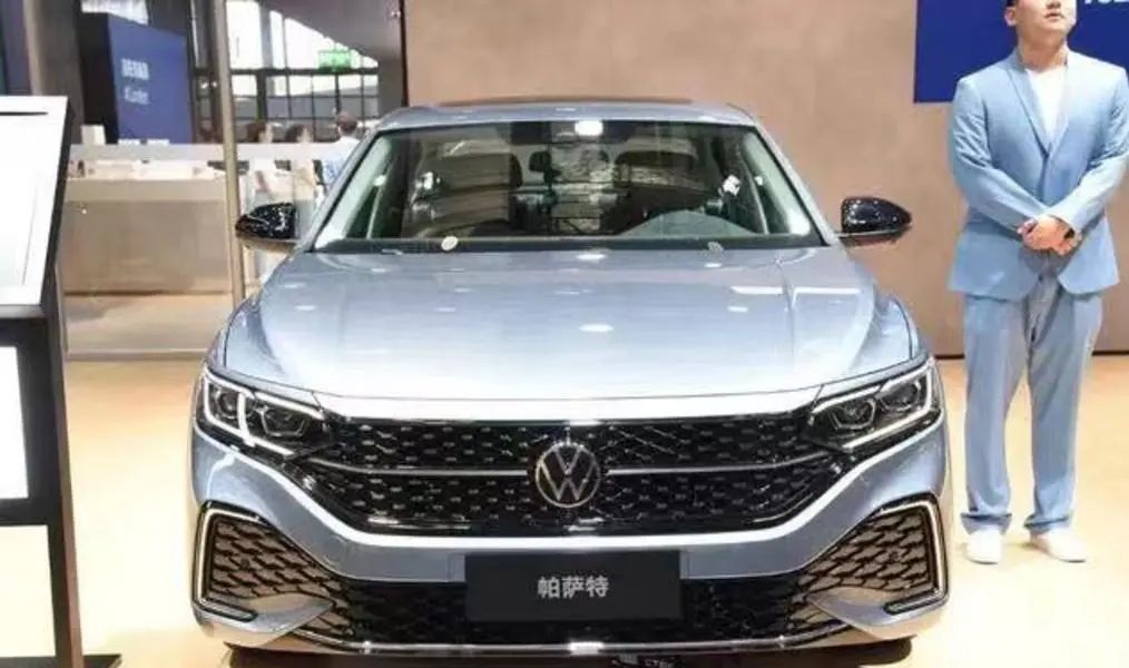 终于被国人捧红！从18万降至13万，1公里4毛，30天大卖22313台