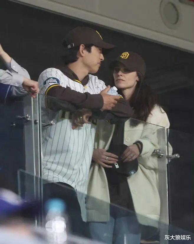 怪不得宋慧乔离婚！宋仲基40岁老婆怀二胎，去年6月刚生完一胎