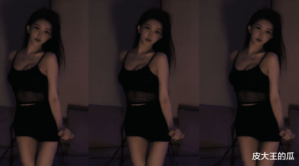 月底的南妹儿彻底爆发，吐槽自己直播一晚才赚200，干脆把分扣完