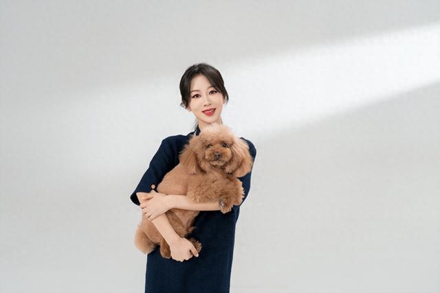 杨紫减肥法：18天瘦22斤，边拍戏边把肥减了，瘦成纸片人真上镜！