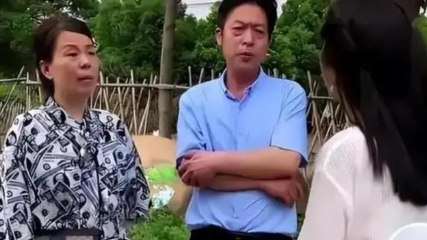 彻底不忍了？田静连续怒怼网友说脏话，晒日常后感谢他人维护自己