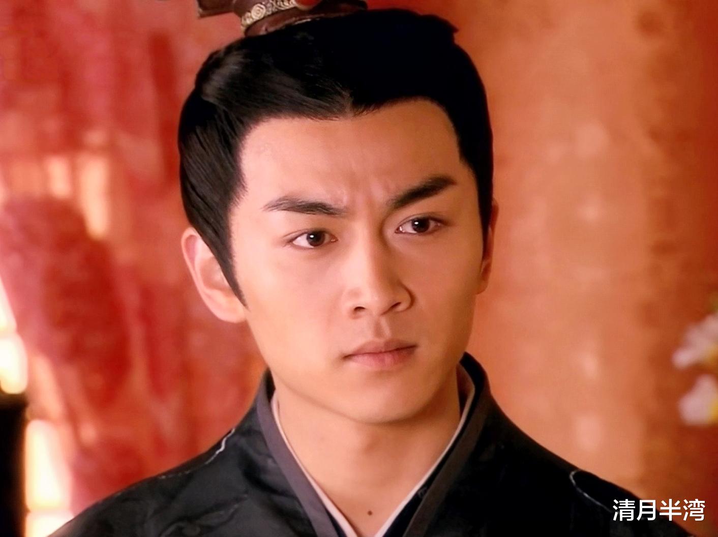 “天生桃花眼”的男星只服这8位，眉目传情透着苏感，看狗都深情