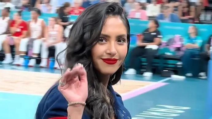 瓦妮莎成功瘦身，巴黎奥运会偶遇粉丝，超高颜值差点认不出来