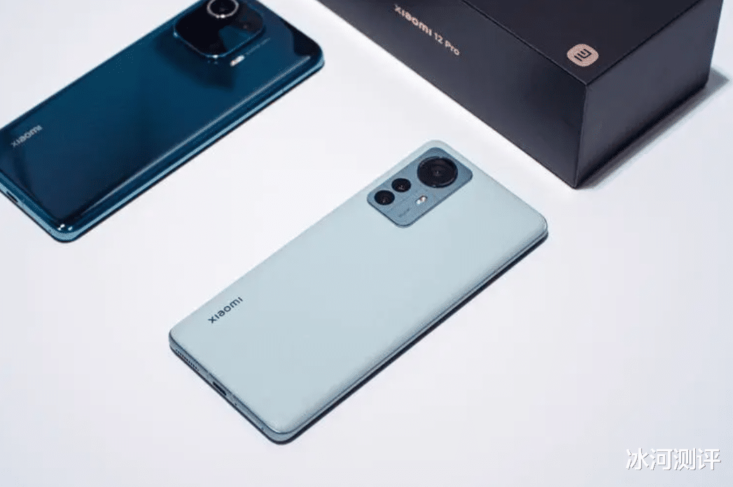 降价后的小米12 Pro，依然值得入手的手机，送父母、丈母娘的神机