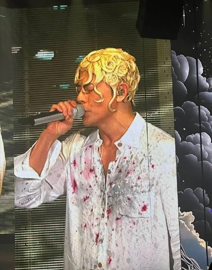 郭富城香港开唱遭吐槽「谜样发型」：网友戏称“泡面发”