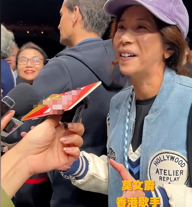 香港这天，莫文蔚自然老去，洪金宝瘦了好多，郭晶晶夫妇带娃追星