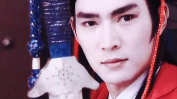 四个版本“展昭”：前三位都是经典帅气，就他是来搞笑的