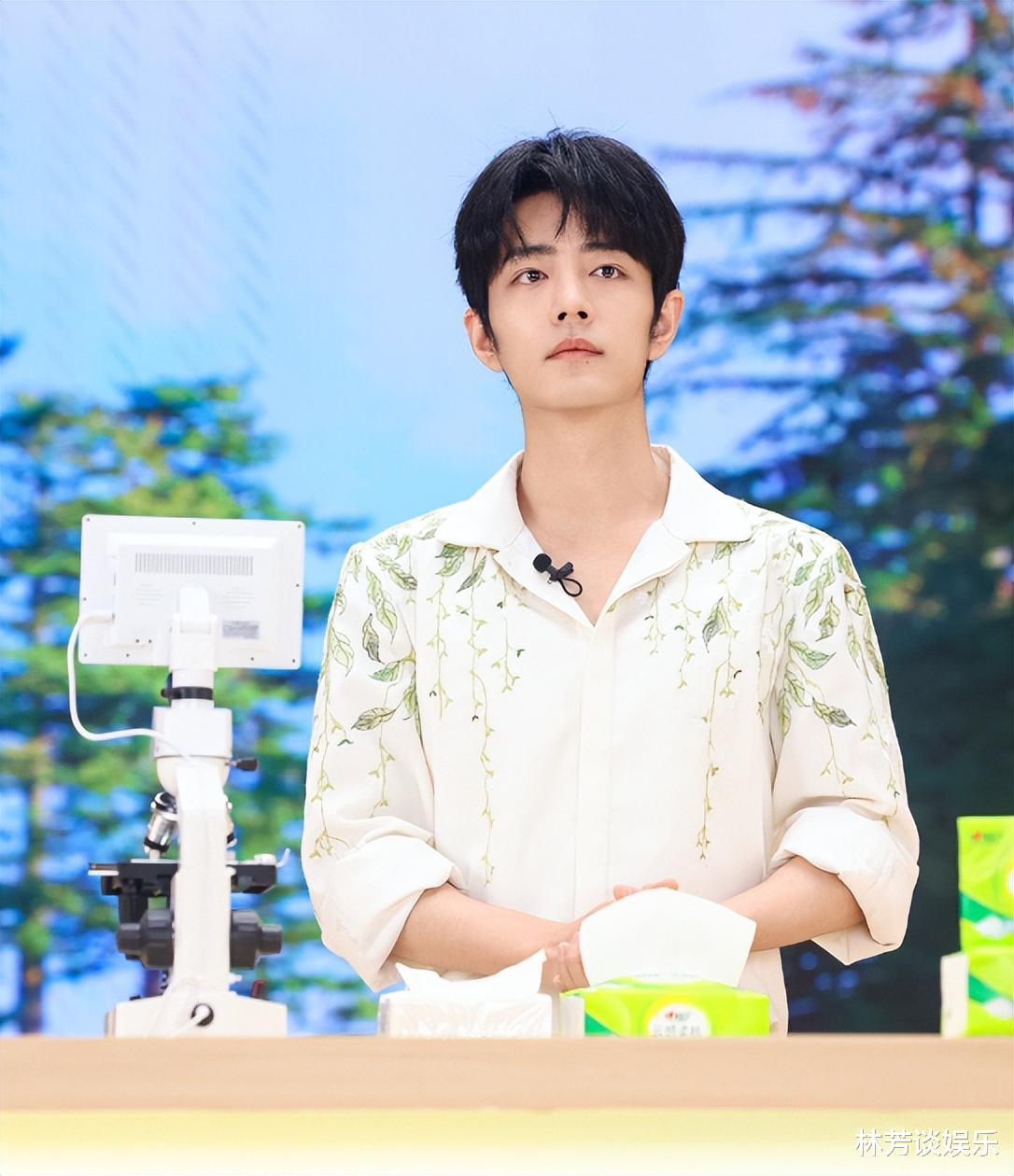 肖站留长发,侧颜让人羡慕,粉丝:哥哥,我可以!