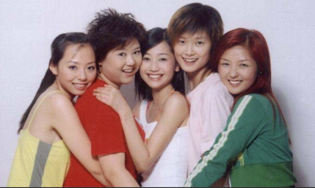 黄雅莉现状：34岁生子，住5平方米三室一厅，活成了千万人羡慕的模样