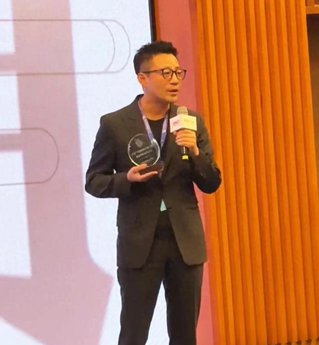 汪小菲赢麻了 参加央视举办的《舌尖上的中国》并获奖 筱梅全程陪同