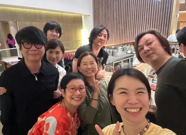 刘伟强香港办64岁生日宴，《古惑仔》演员齐聚，郑伊健状态显苍老