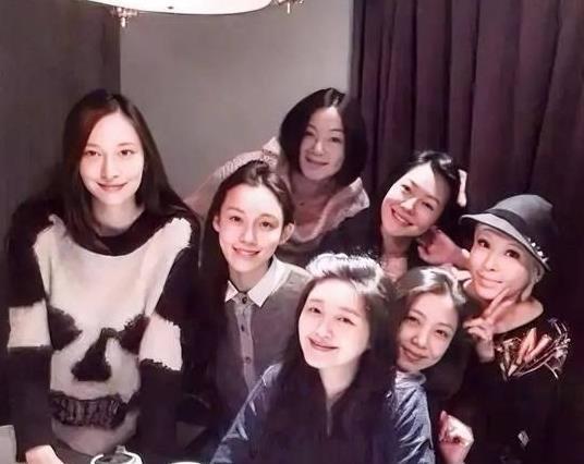 大S素颜照疯传!婚礼照P图?真相惊人!