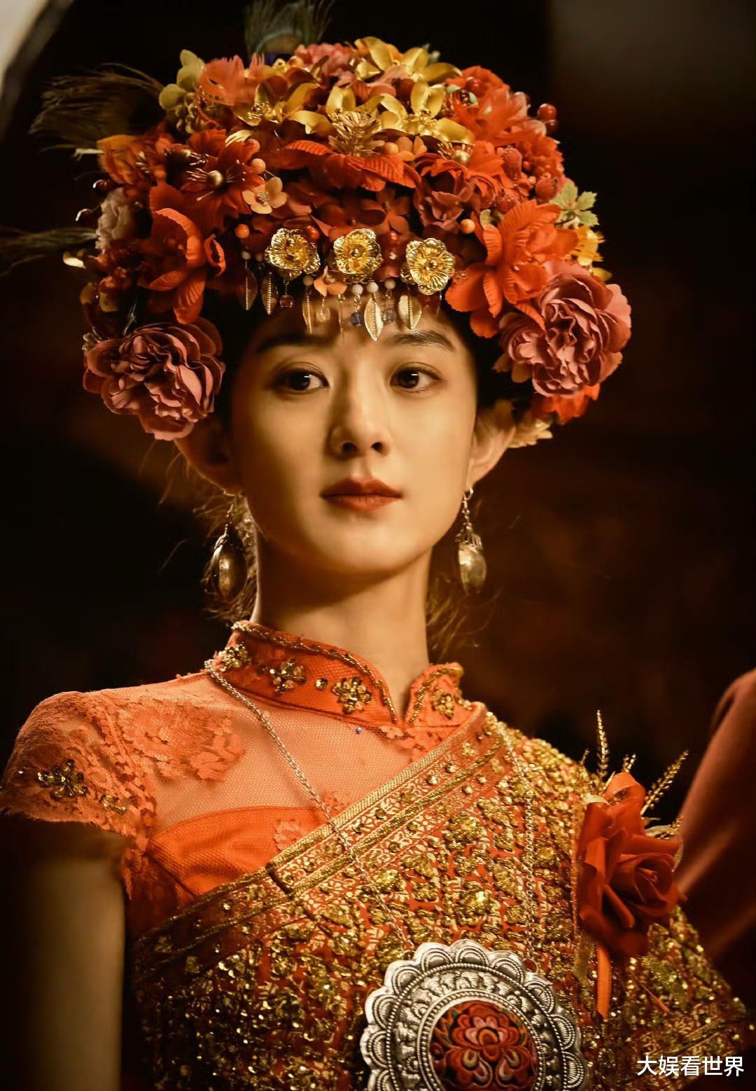 赵丽颖新电影获好评，与张百乔拜堂戏成经典，新娘妆造让人痴迷