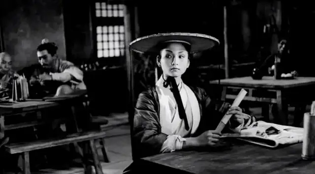 郑佩佩离世:17岁成名,巅峰退圈,怀孕8次流产4次,最终东山再起